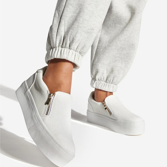 Shoe Dazzle Shoes - 👟 White Platform Sneakers 👟